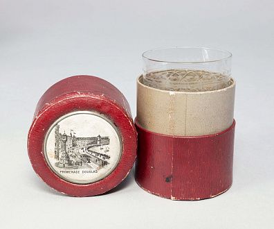 Стакан для путешествий в походном футляре. Англия, Дуглас, 1911 г.