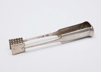 [Овчинников] Щипцы для сахара. Россия, Москва, фирма Поставщика Императорского двора П. Овчинникова, 1883 г.