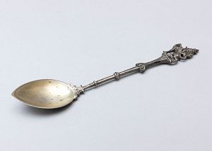 Кофейная ложка с ручкой в виде коронованного льва. Германия, конец XIX - начало ХХ века.