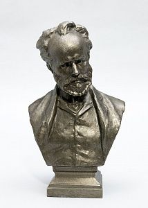 Бюст "П.И. Чайковский". СССР, автор модели - П.М. Криворуцкий, 1960-80 годы.
