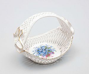 Конфетница в виде корзинки. Венгрия, фабрика Herend, конец ХХ века.