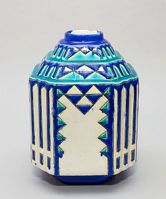Ваза в стиле кубизм. Бельгия, фирма Boch Freres Keramis, 1920-е годы.