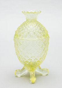 Сахарница уранового стекла в виде ананаса. Франция, фирма Cristallerie de Vallerysthal, конец XIX века.