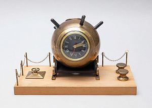 Часы в виде морской мины. СССР, 1970-80-е годы.
