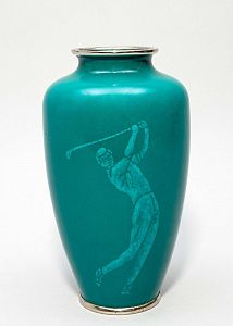 Ваза "Гольфист" в технике мусэн-сиппо. Япония, мастерские Андо, 1930-40-е годы.