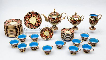 (Дружба СССР и Китая). Сервиз в технике клуазоне с меандровым узором. Китай, 1950-55 годы.