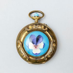 Корпус для часов "Анютины глазки" с эмалью. Швейцария, конец XIX-начало ХХ века.