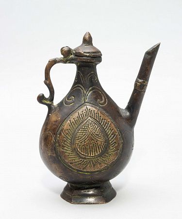 Лампа в восточном стиле прямым носиком. Средняя Азия, вторая половина ХХ века.