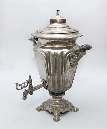 Самовар формы "рюмка". Россия, Тула, фабрика Т.В. Ларина, конец XIX века.
