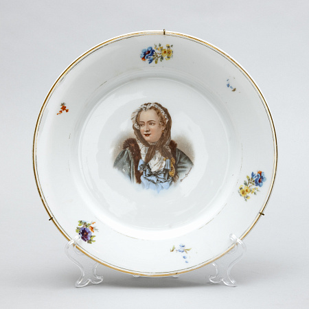 Тарелка с портретом Марии Лещинской (1703-1768). Западная Европа (?), XX век.
