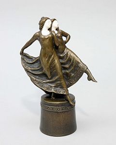 Скульптура "Танцовщицы". Австрия, Вена, автор - Петр Терещук, 1900-е годы.