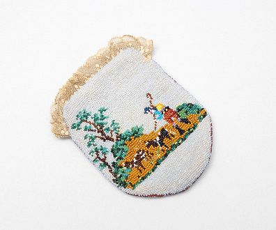 Кошелек из бисера с пасторальными мотивами и розой. Россия, середина XIX века.
