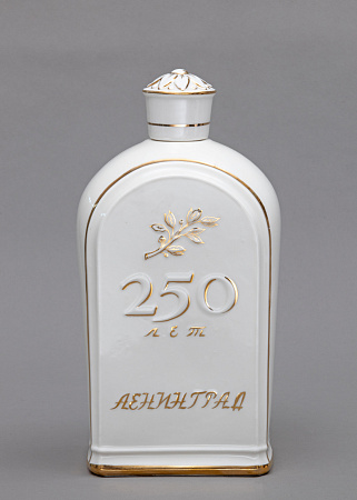Юбилейный штоф «Ленинград. 250 лет». СССР, Ленинградский фарфоровый завод (ЛФЗ). 1950-е гг.