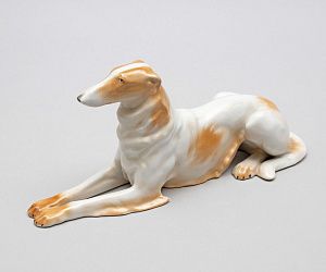 Статуэтка "Лежащая борзая". Германия, фабрика Lichte Veb, 1947-1960 годы.