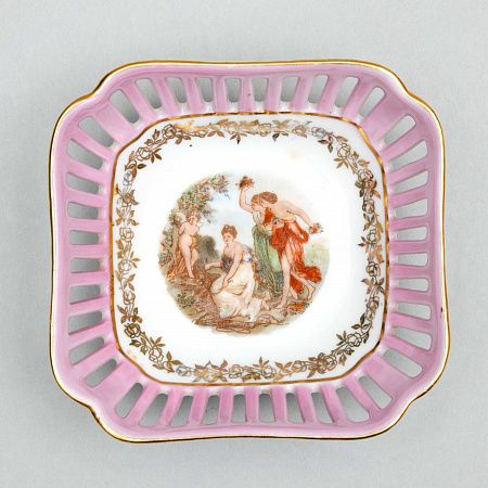 Розетка с мифологической сценой. Германия, Тюрингия, фирма Martinroda, 1950-70 годы.