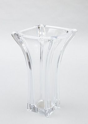 Ваза формы "берц" прозрачного стекла. Франция, фирма Vannes Cristal, 1970-е годы.