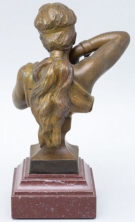 Скульптура "Невольница" (Captive). Франция, автор модели - Emmanuel Villanis, начало XX века.