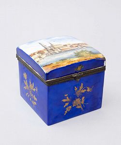 Шкатулка "Вид на церковь Хофкирхе в Дрездене". Германия, Дрезден, Саксонская фарфоровая мануфактура, конец XIX - начало ХХ века.
