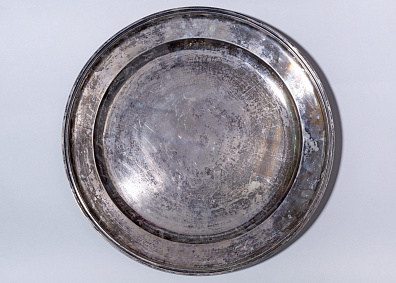 Круглый поднос. Россия. Санкт-Петербург. Мастер Теннер П.М. 1808-1824.