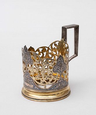 Подстаканник с растительными узорами. СССР, п. Кубачи, артель "Кубачинский художник", 1960-е годы.