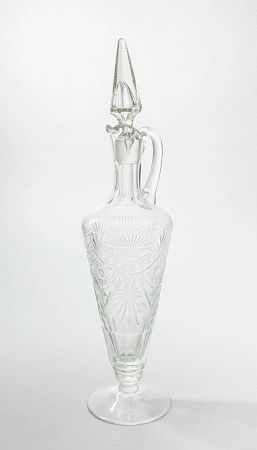 Высокий графин с огранкой. СССР, середина ХХ века.