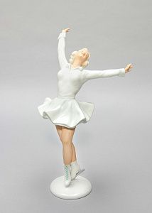 Скульптура "Фигуристка". Германия, Валлендорф, мануфактура Schaubach Kunst, 1926-53 годы.