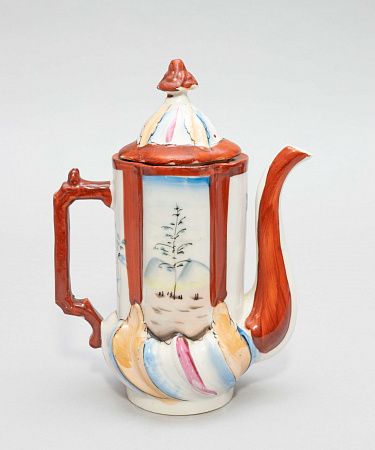 Кофейник в стиле шинуазри "Горный пейзаж". СССР, Городницкий фарфоровый завод, 1930-е годы.