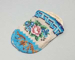 Кошелек с изображением меандра и букетов роз. Россия, 1860-е годы.