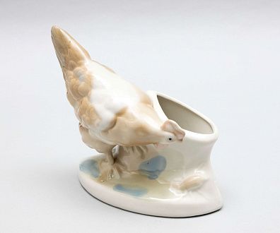 Карандашница "Курица с жуком". СССР, Городницкий фарфоровый завод, 1960-70-е годы.