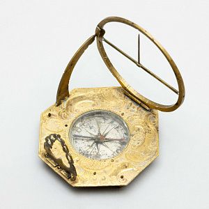 Солнечные часы экваториальные аугсбургского типа в позолоченном корпусе. Германия, Аугсбург, мастер - Андреас Фоглер, вторая половина XVIII века.