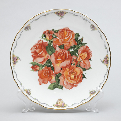 Тарелка "Розы Eliszabeth of Glamis" из серии "Любимые цветы Королевы" ("The Queen's Mothers Favorites Flowers"). Англия, Стаффордшир, Лонгтон, мануфактура "Royal Albert". 1990.