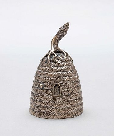 Колокольчик в виде улья. Россия, Санкт-Петербург, мастер "BYW", 1875-1890 годы.