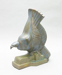 Скульптура "Гриф" в стиле ар-деко. Франция, Оннань, фабрика Faience d'Onnaing, автор - Mauriсe Faure, 1910-е годы.