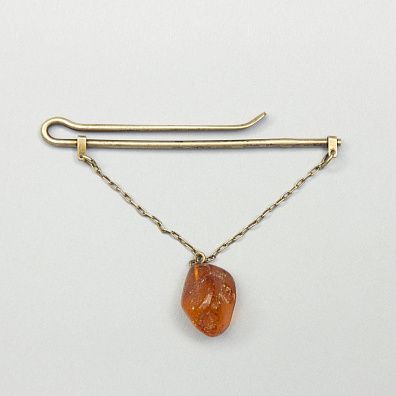 Зажим для галстука. СССР, Рига, Калининградский янтарный комбинат, 1958.
