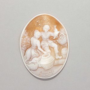 Камея "Жанровая сцена на рынке". Голландия, автор - Ammendola, конец XIX века.