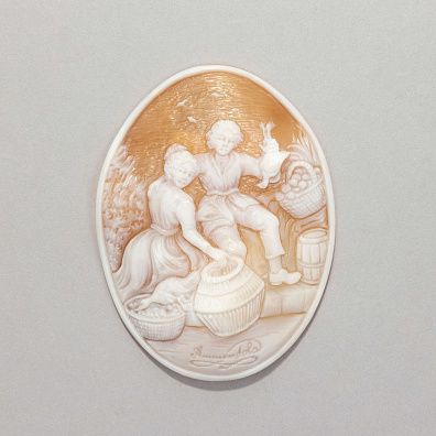 Камея "Жанровая сцена на рынке". Голландия, автор - Ammendola, конец XIX века.