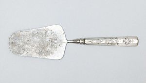 Лопатка для торта с гравированным узором. Россия, Златоустовская фабрика, 1911 г.