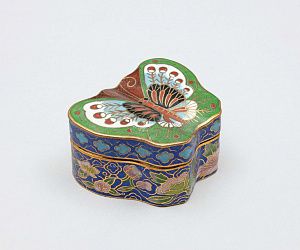 Шкатулка "Бабочка" в технике клуазоне. Китай, середина ХХ века.