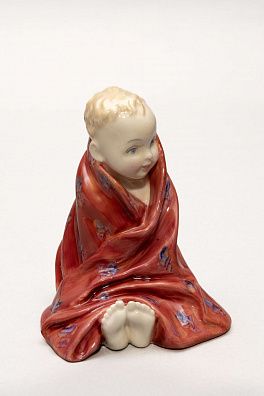 Статуэтка "Малышка в полотенце". Англия, фирма Royal Doulton, по модели 1936 года, последняя треть ХХ века.