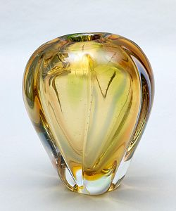 Ваза "Пиццикато" высокая. Богемия, стекольный завод в Мстишов, (Mstisov Glassworks), дизайнер - Hana Machovska, 1960-80 годы.