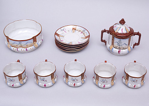 Чайный сервиз на 5 персон в стиле шинуазри (сахарница, полоскательница, 5 чайных пар). Городница. 1930-е.