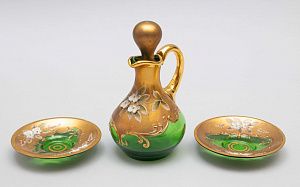 Графин и два блюдца. Богемия, середина ХХ века.
