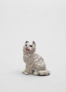 «Сидящая белая кошка». Австрия, Вена. Середина XX века. (?)
