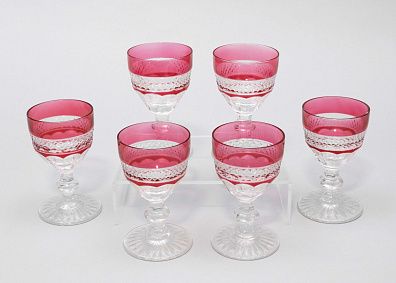 Шесть рюмок "Трианон" с аметистовым фризом. Франция, мануфактура St. Louis. 1960-е.