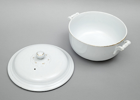 Супница с крышкой. Россия, т-во М.С. Кузнецова. 1889–1918.