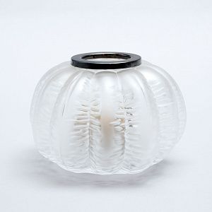 Подсвечник "Созревший плод". Франция, фирма Лалик (Lalique), начало XXI века.