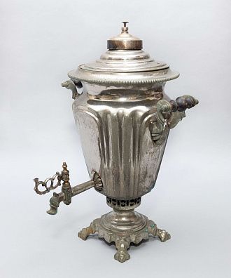 Самовар формы "рюмка". Россия, Тула, фабрика Т.В. Ларина, конец XIX века.