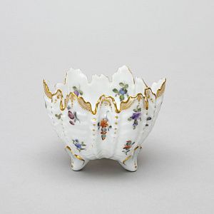 Конфетница с изображением бутонов. Западная Европа, конец XIX - начало ХХ века.