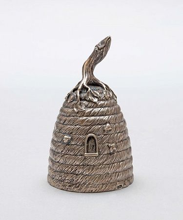 Колокольчик в виде улья. Россия, Санкт-Петербург, мастер "BYW", 1875-1890 годы.