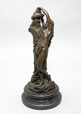 Скульптура "Вакханка у алтаря". Франция, автор модели - Albert-Ernest Carrier-Belleuse, ХХ век.